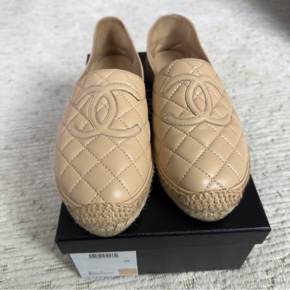 Chanel Beige Quilted Lambskin Leather CC Women's Espadrilles Size EU 38 - Picture 3 of 11